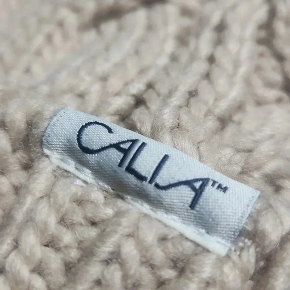 CALIA CABLE  KNIT POM BEANIE COLOR IS NATURAL - Picture 4 of 6